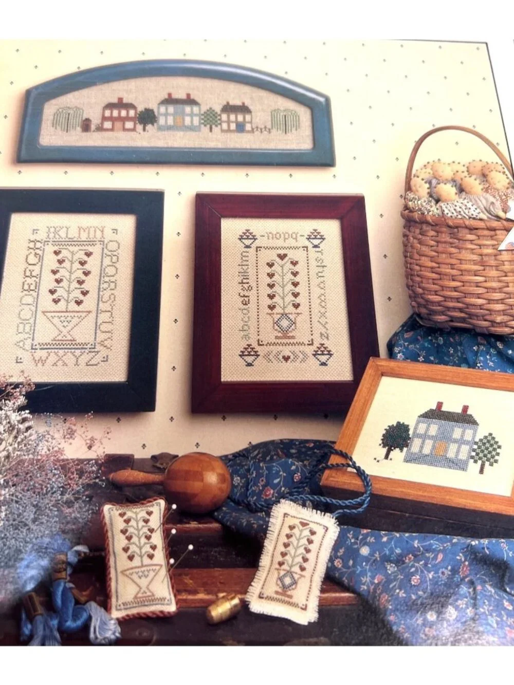 4 Counted Cross-Stitch Embroidery Pattern Book Country Kitchen & Heart Designs